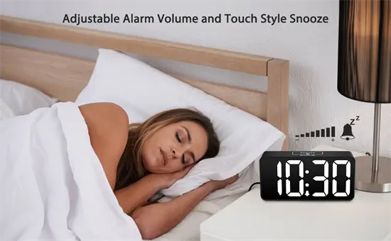 Eachui DS312 LED óra