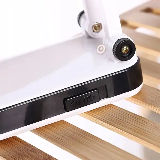 Összecsukható LED asztali lámpa állítható fényerővel