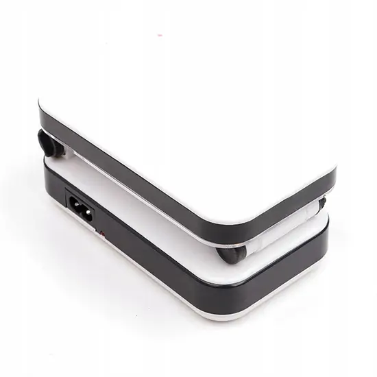 Összecsukható LED asztali lámpa állítható fényerővel